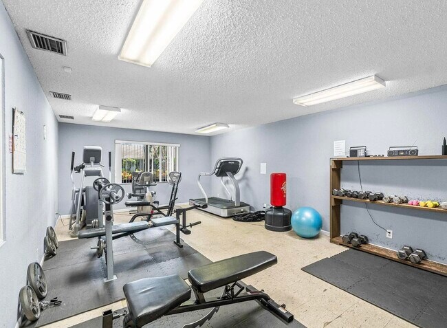 Building Photo - 2900 Fiore Way