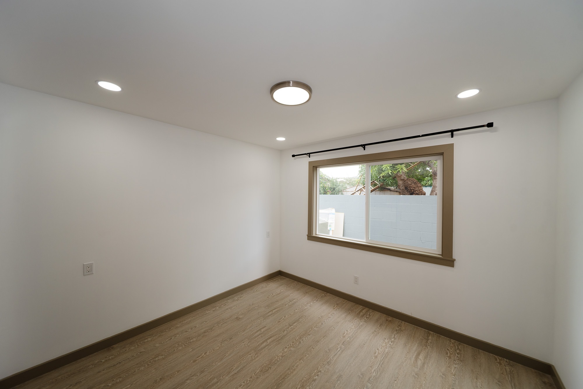 Building Photo - 98-352 Pono St