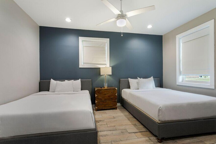 Building Photo - 3737 Bienville Ave