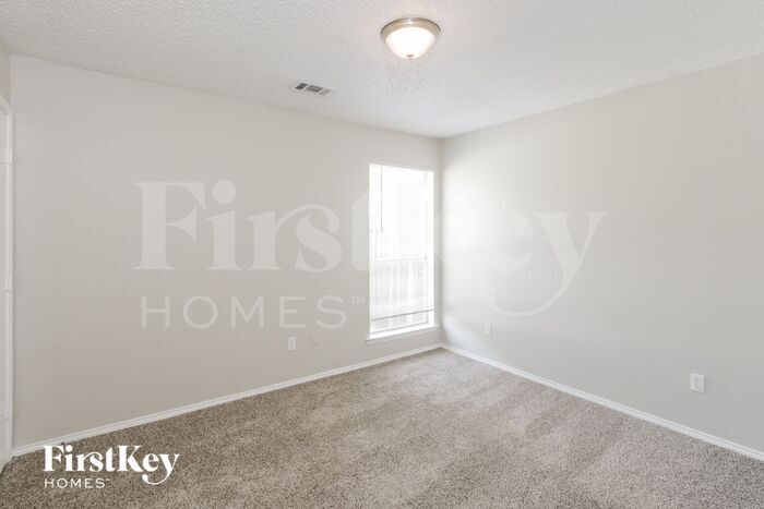 Building Photo - 2500 Crystal Falls Dr