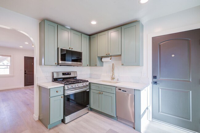 Building Photo - Riverside Residences