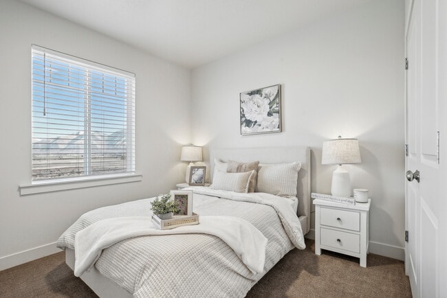 Building Photo - Arrowhead Place Luxury Apartment Homes