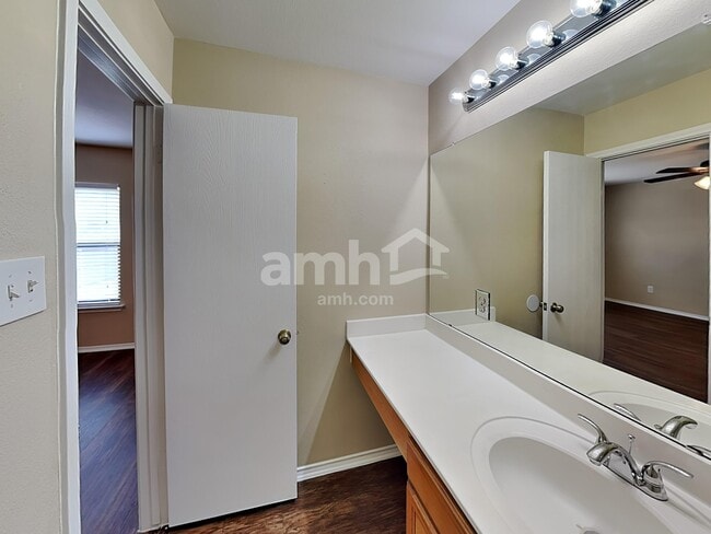 Building Photo - 1227 Deerhound Pl