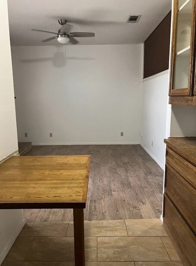 Building Photo - PRE LEASE CONDO FOR FALL 2026 - W/D Included