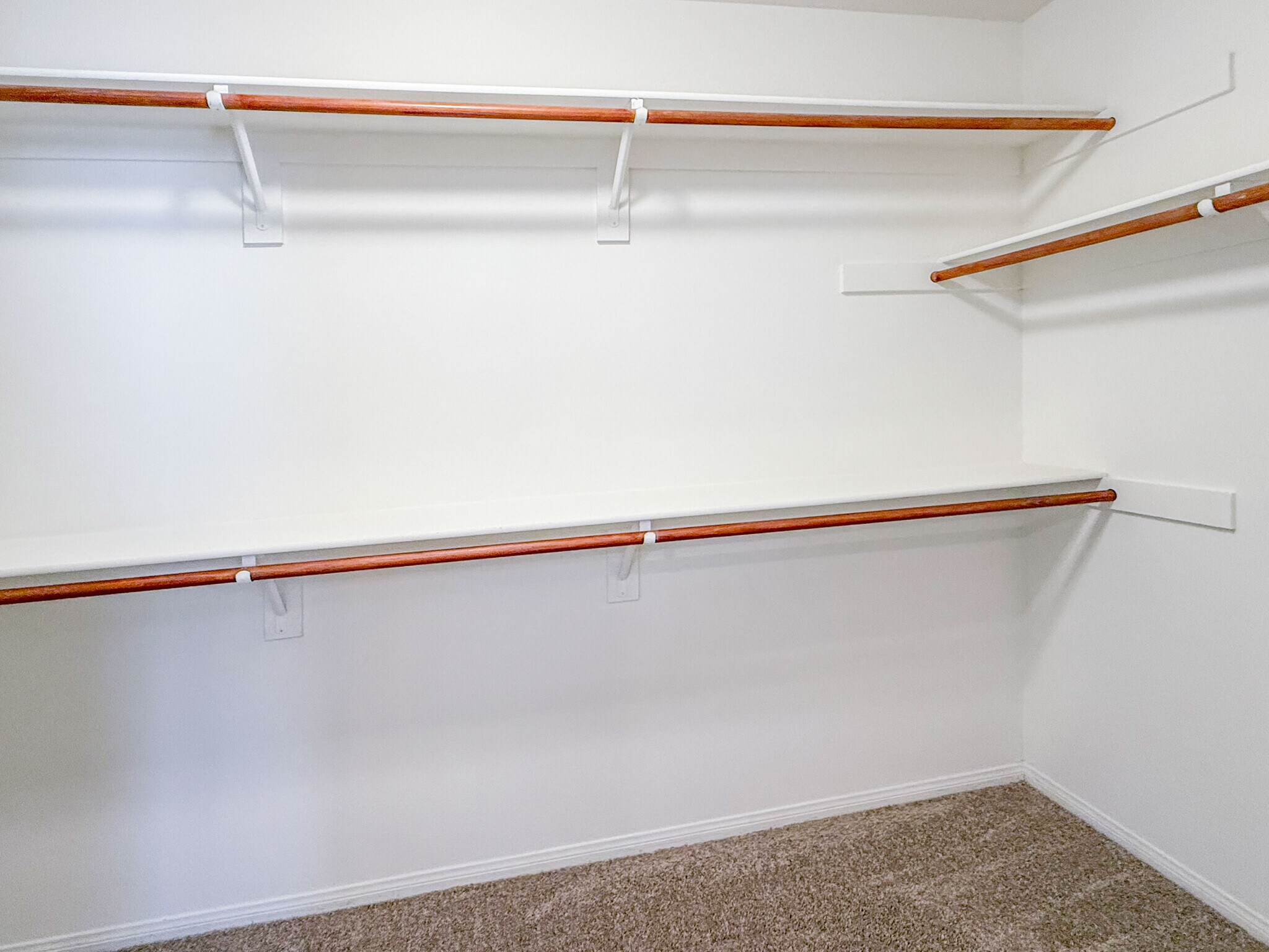 Building Photo - 660 Camino de la Luz