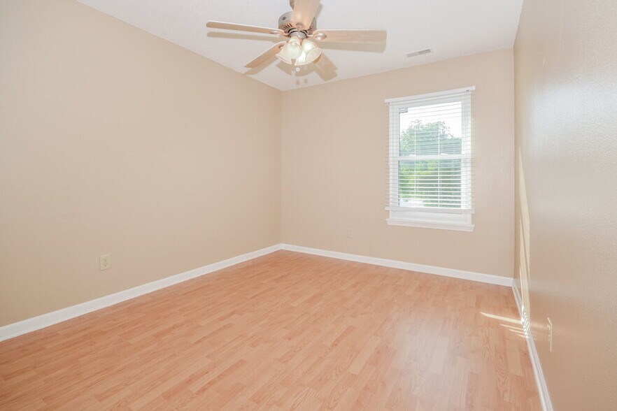 Building Photo - 9012 Lighthorse Dr