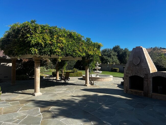 Building Photo - MORGAN HILL Expansive 6 bedroom, 4.5 bathroom home