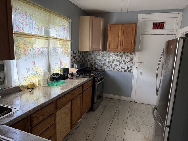 Building Photo - 10108 S State St