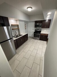 Building Photo - 827 Watson St SW