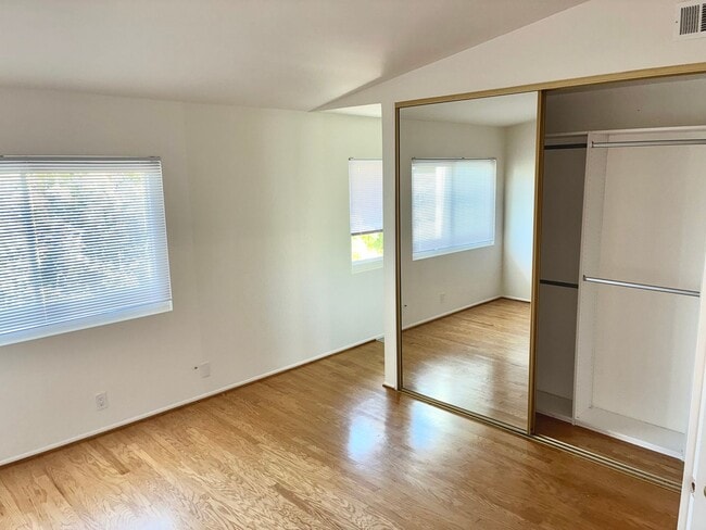 Building Photo - 487 Cannon Green Dr