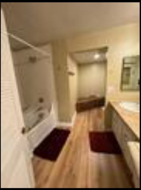 Building Photo - 1084 Fern Ave