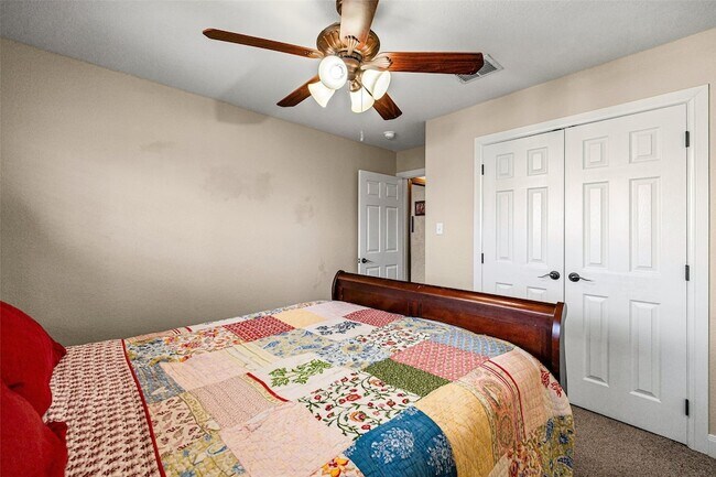 Building Photo - 8918 N Longwood Dr