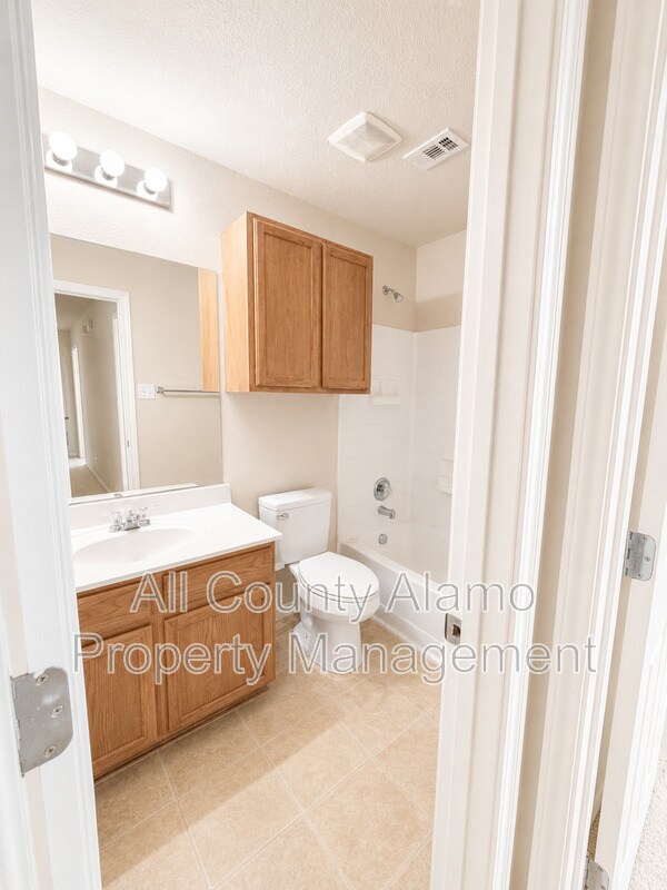 Building Photo - 4919 Celtic Cor