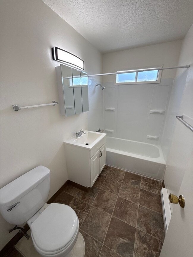 Building Photo - 550 SW Levens St