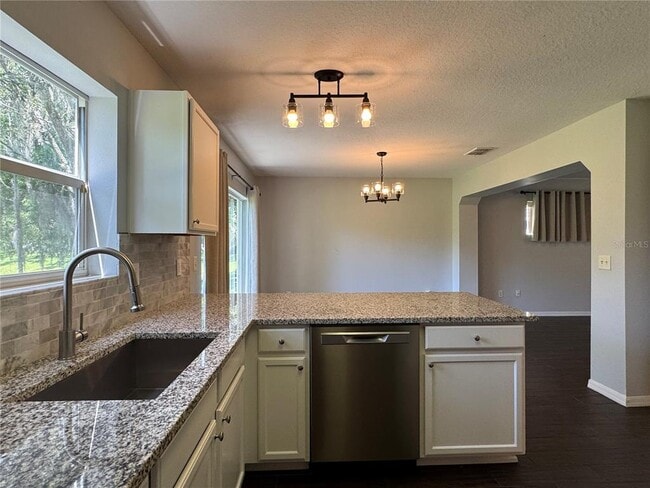 Building Photo - 2915 Amber Oak Dr
