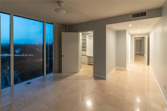 Building Photo - 3400 SW 27th Ave