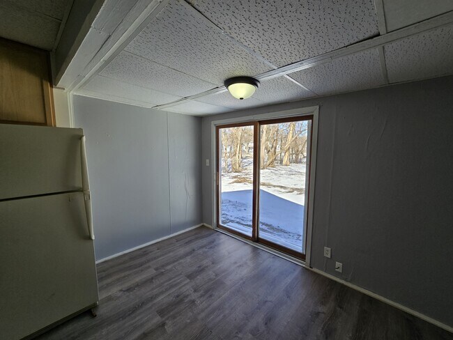 Building Photo - 415 Adams St