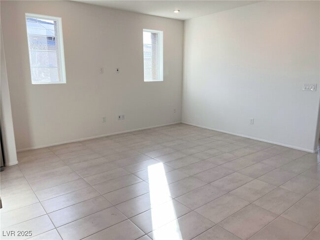 Building Photo - 137 Harmonica Ave