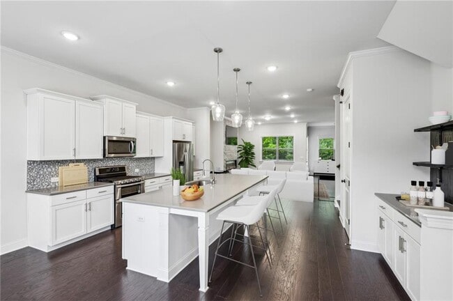 Building Photo - 687 Avondale Creek Dr.