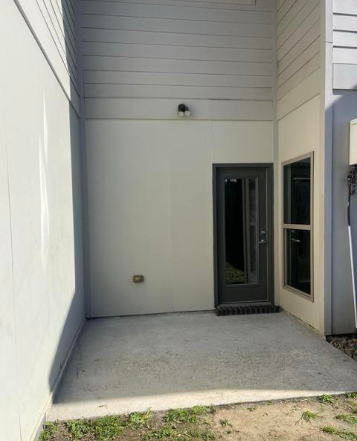 Building Photo - 212 Highland Oaks Ln