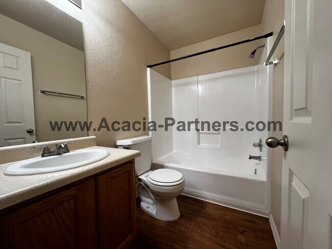 Building Photo - **Gated!!**Two Bedroom Townhome