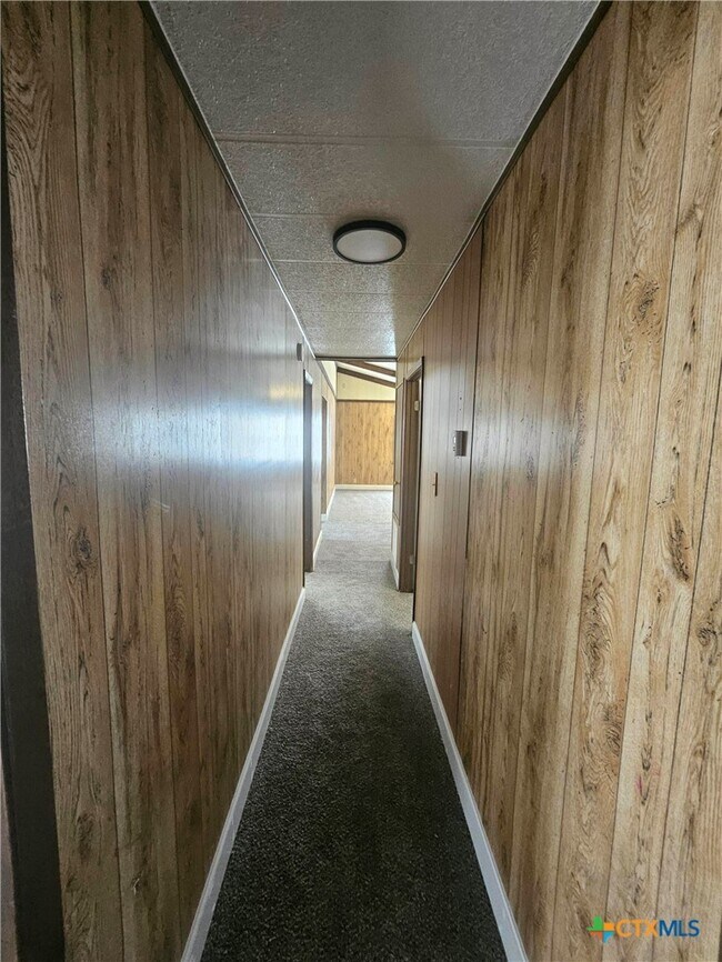 Building Photo - 1510 Karen Dr