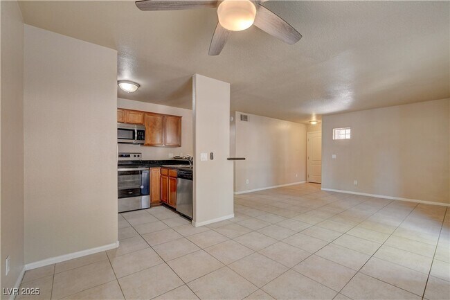 Building Photo - 9325 W Desert Inn Rd
