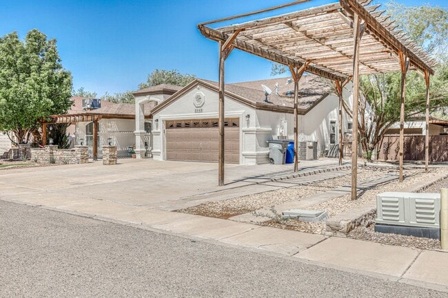 Building Photo - 5948 Anapaula Dr