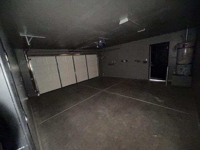 Building Photo - Charming Single-Story Home with Spacious Layout & Modern Comforts