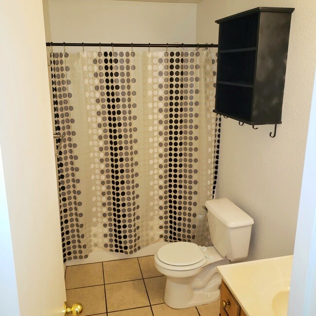 UNIT C - 605 College St