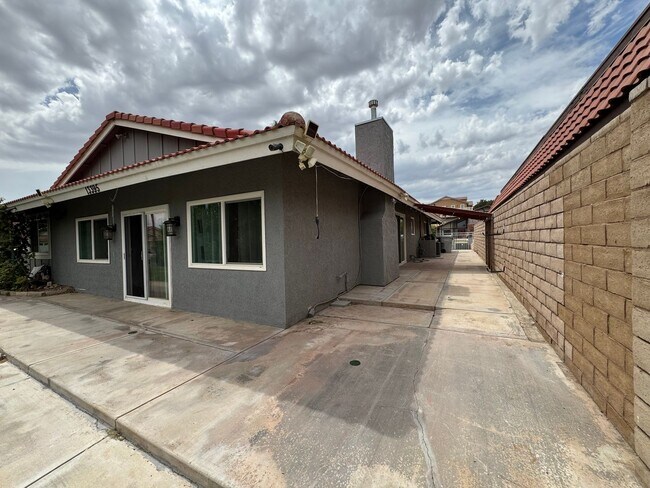 Building Photo - 13395 Spring Valley Pkwy