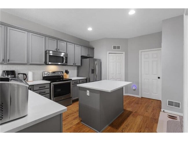 Building Photo - 1509 111th Dr NE
