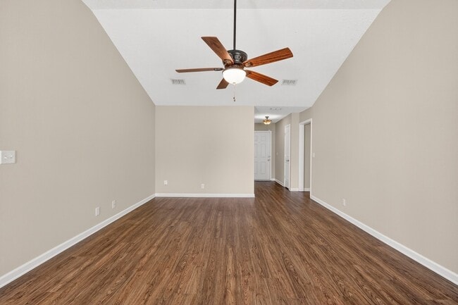 Building Photo - 851 Kanatak Ln