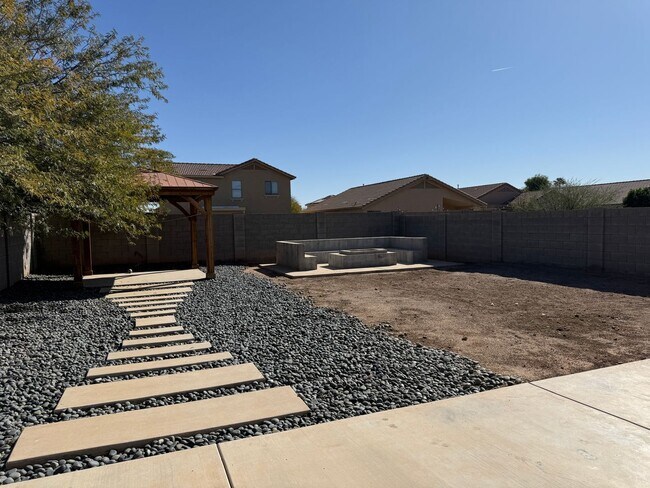 Building Photo - Spacious four bedroom for lease in Laveen Meadows!