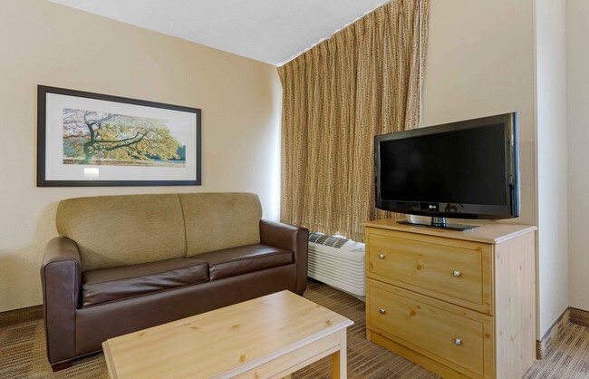 Building Photo - Furnished Studio-Orlando - Southpark - Equ...