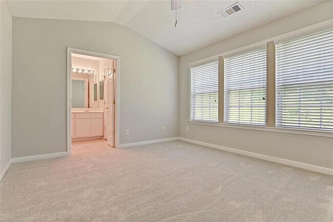 Building Photo - 9155 Nesbit Ferry Rd