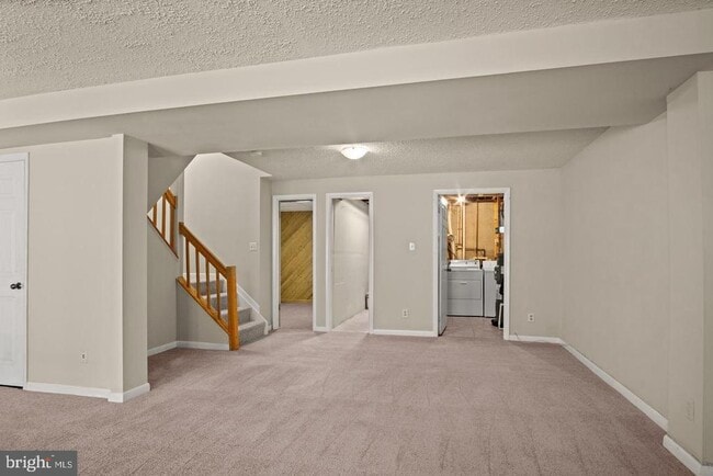 Building Photo - 1602 Oak Spring Way