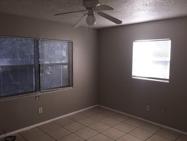 Building Photo - 5216 Palisades Dr