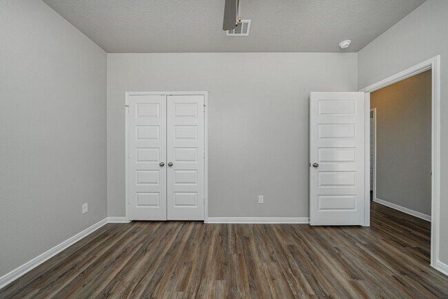 Building Photo - Where Style Meets Comfort: Elevate Your Li...