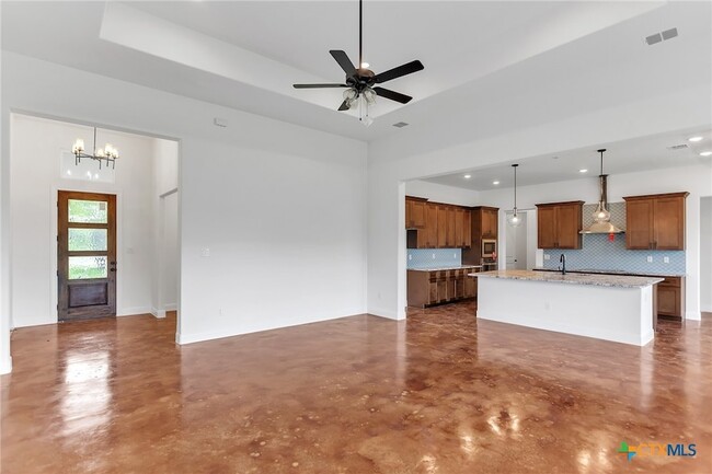 Building Photo - 102 Prairie