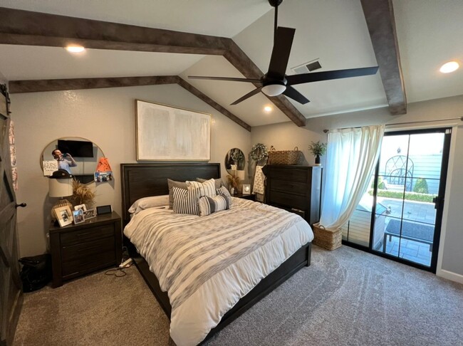 Building Photo - 3 bedroom in desirable Regency Park!