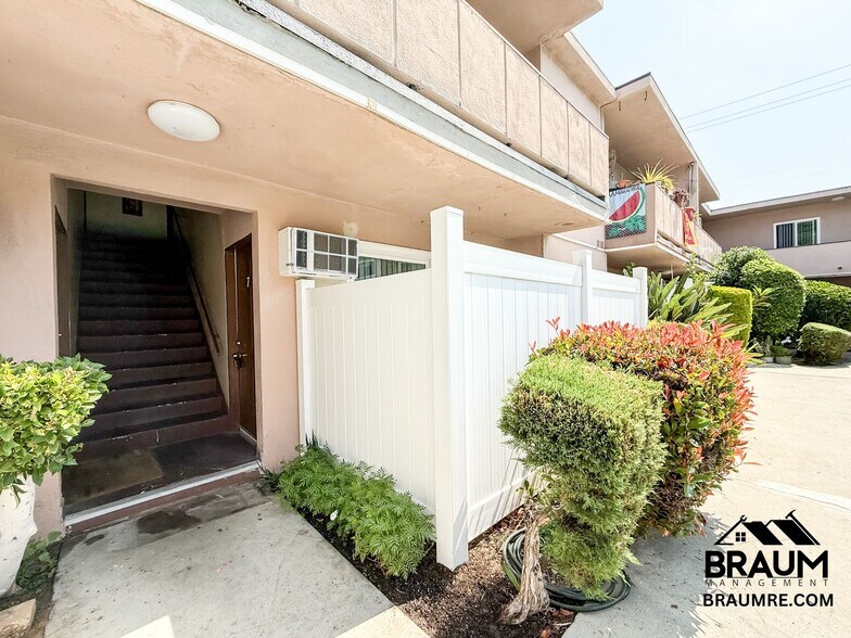 Building Photo - 5433 Sepulveda Blvd