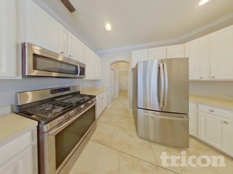 Building Photo - 6421 Fox Grape Ln