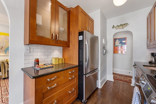 Building Photo - 500 Queens Rd