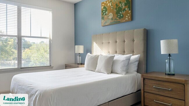 Building Photo - 900 E Six Forks Rd