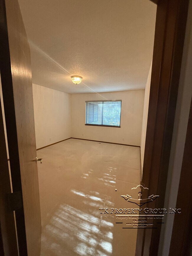 Building Photo - 17574 Patricia Way