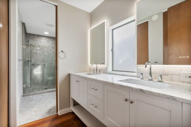 Building Photo - Stunning ALKI WATERFRONT Condo Overlooking Majestic Puget Sound!