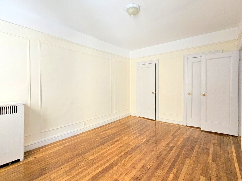 Building Photo - 850 W 176th St