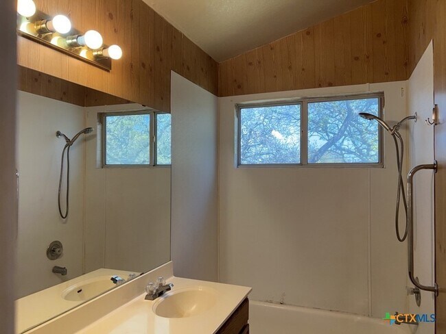 Building Photo - 3505 Winchester Dr