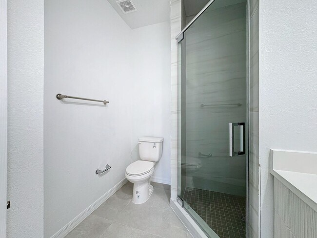 Building Photo - Townhouse For Lease in Saint Cloud